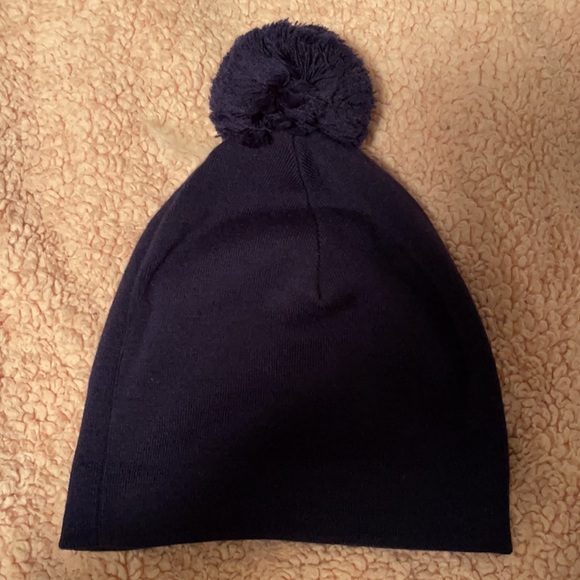 Aritzia beanie ✨ - Picture 2 of 3